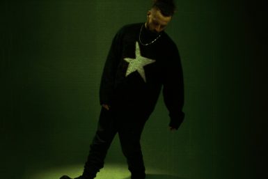 Elderbrook Releases Intimate Bette Davis Eyes Cover